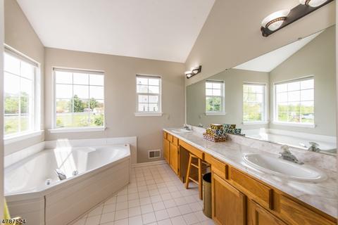 15 Windsor Pl, Hackettstown, NJ 07840 photo 18