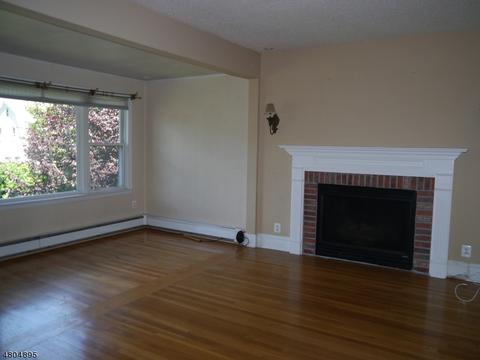 38 Hillside Ave, Teaneck, NJ 07666 photo 4