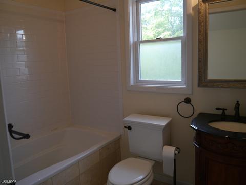 38 Hillside Ave, Teaneck, NJ 07666 photo 10