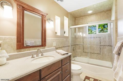 29 Burnside Pl, Wayne, NJ 07470 photo 22