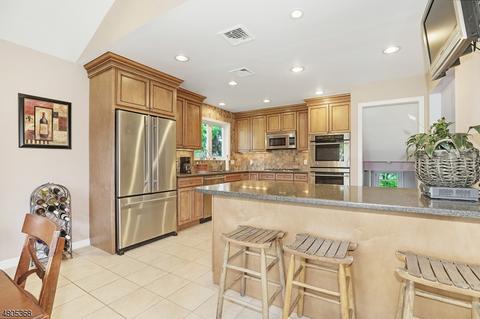 29 Burnside Pl, Wayne, NJ 07470 photo 9