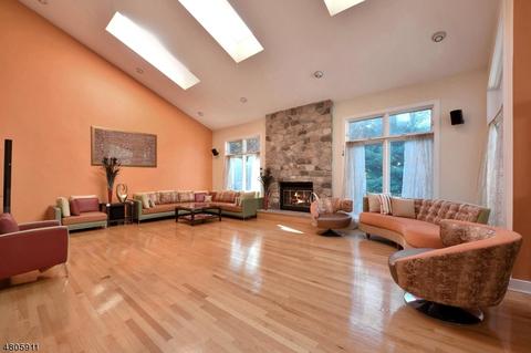 186 Eileen Dr, Cedar Grove, NJ 07009 photo 2