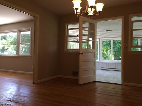 100 Warwick Cir, Springfield, NJ 07081 photo 9