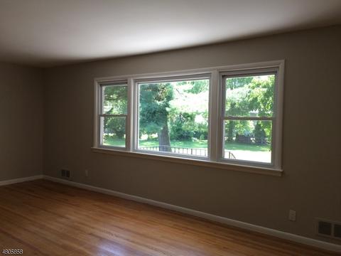 100 Warwick Cir, Springfield, NJ 07081 photo 8