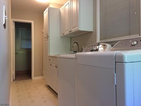 100 Warwick Cir, Springfield, NJ 07081 photo 14