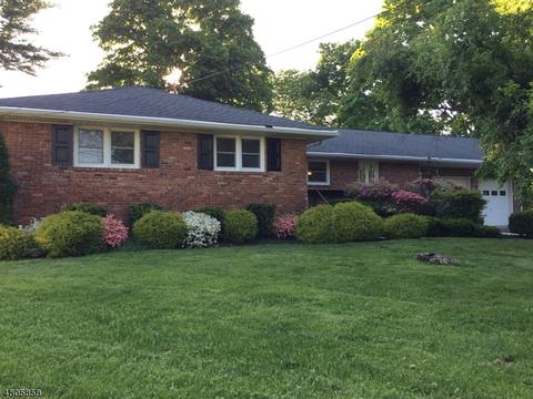 100 Warwick Cir, Springfield, NJ 07081 photo 1