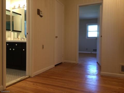 100 Warwick Cir, Springfield, NJ 07081 photo 21