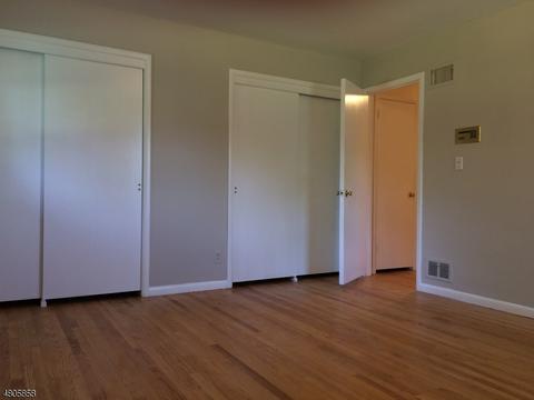 100 Warwick Cir, Springfield, NJ 07081 photo 18