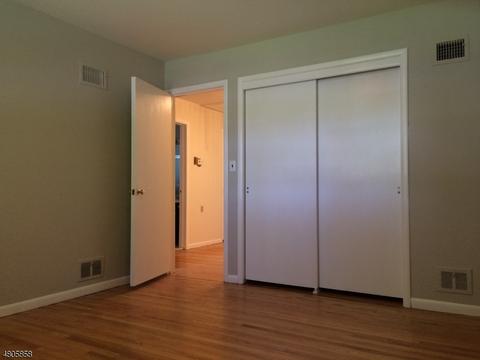 100 Warwick Cir, Springfield, NJ 07081 photo 25