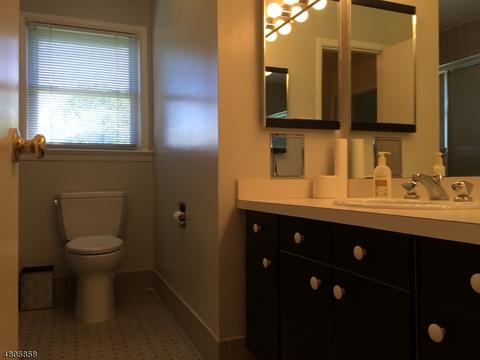 100 Warwick Cir, Springfield, NJ 07081 photo 22