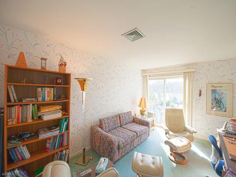 278 Pines Lake Dr, Wayne, NJ 07470 photo 8