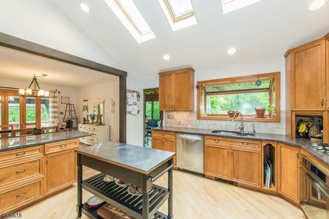 4 Robert Rd, Towaco, NJ 07082 photo 7
