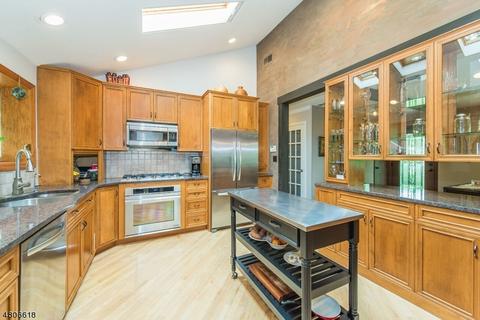 4 Robert Rd, Towaco, NJ 07082 photo 6