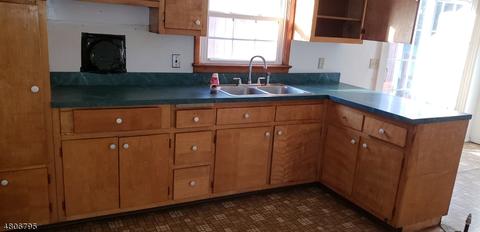 235 W Main St, Bound Brook, NJ 08805 photo 2