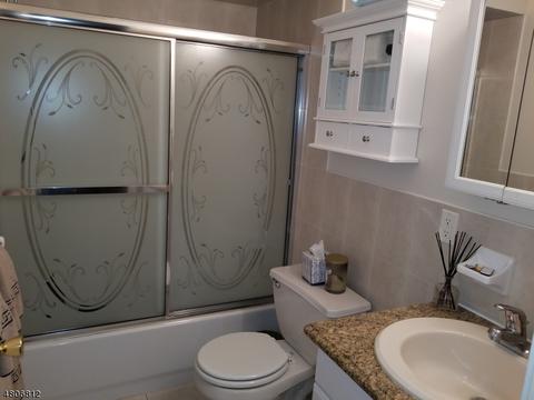 43 Val Sumo Ln, Newark, NJ 07105 photo 10