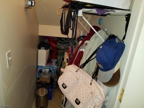 43 Val Sumo Ln, Newark, NJ 07105 photo 18