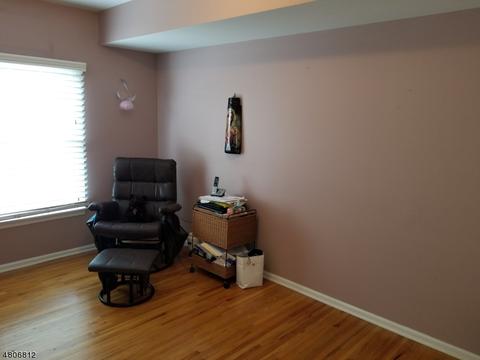 43 Val Sumo Ln, Newark, NJ 07105 photo 9
