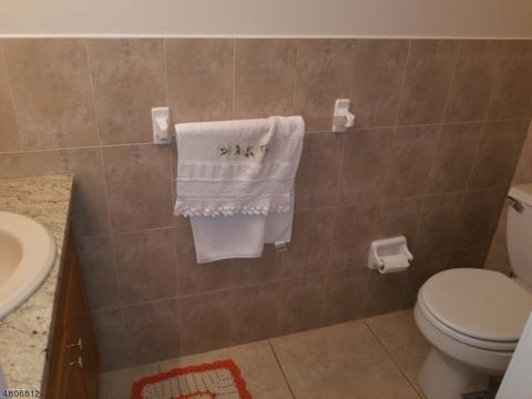 43 Val Sumo Ln, Newark, NJ 07105 photo 5
