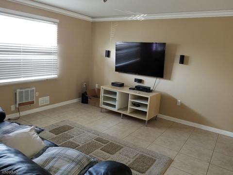 43 Val Sumo Ln, Newark, NJ 07105 photo 21