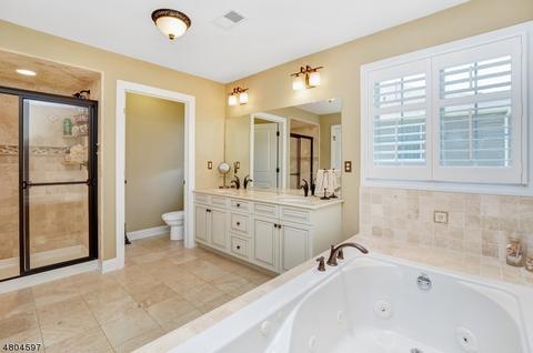 48 Haggerty Dr, West Orange, NJ 07052 photo 15