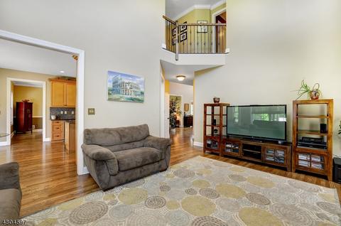 48 Haggerty Dr, West Orange, NJ 07052 photo 9
