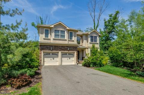 48 Haggerty Dr, West Orange, NJ 07052 photo 2