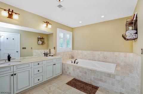 48 Haggerty Dr, West Orange, NJ 07052 photo 14