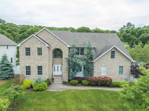 4 Ginamarie Ct, Wayne, NJ 07470 photo 1