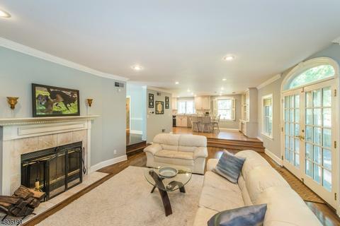 7 Reeve Cir, Millburn, NJ 07041 photo 9