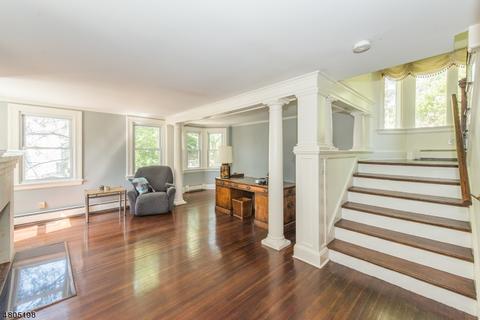 7 Reeve Cir, Millburn, NJ 07041 photo 3