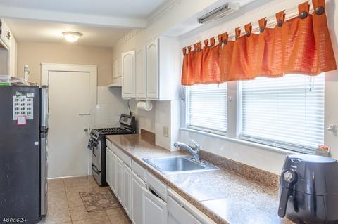 1079 Thomas St, Hillside, NJ 07205 photo 10