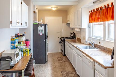 1079 Thomas St, Hillside, NJ 07205 photo 11