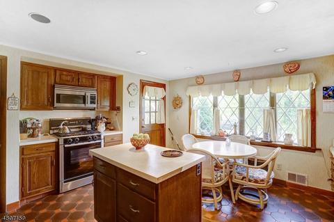 31 Midvale Dr, Springfield, NJ 07081 photo 5