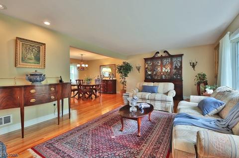 4 Cezar Ct, Wayne, NJ 07470 photo 4