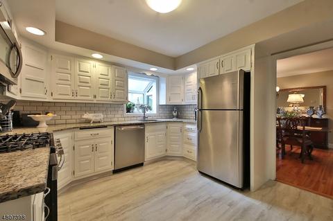 4 Cezar Ct, Wayne, NJ 07470 photo 8
