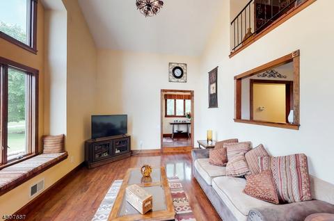 35 Shields Ave, Flemington, NJ 08822 photo 4