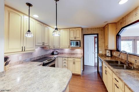 35 Shields Ave, Flemington, NJ 08822 photo 5
