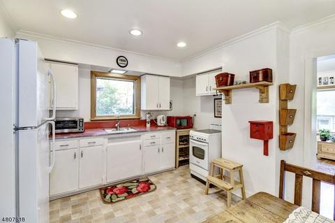 20 Force Pl, Parsippany-troy Hills Twp., NJ 07878 photo 3
