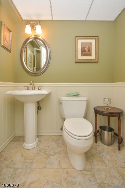 13 Jerome Pl, Wayne, NJ 07470 photo 21