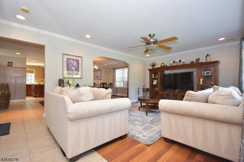 13 Jerome Pl, Wayne, NJ 07470 photo 2