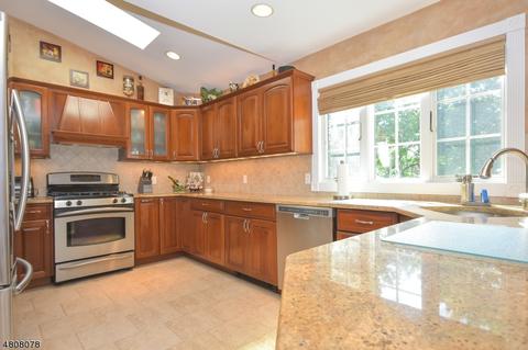 13 Jerome Pl, Wayne, NJ 07470 photo 11
