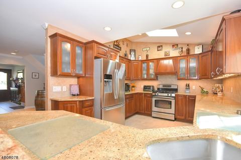 13 Jerome Pl, Wayne, NJ 07470 photo 12