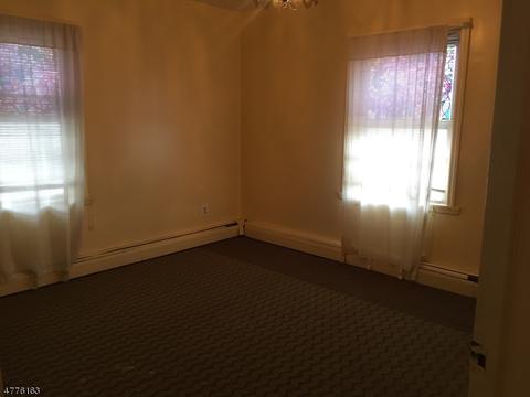 14 Chatham Pl, North Plainfield, NJ 07060 photo 8
