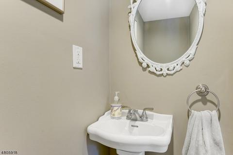 22 Mountainview Rd, Millburn, NJ 07041 photo 8