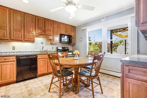 116 Fieldstone Pl, Wayne, NJ 07470 photo 8