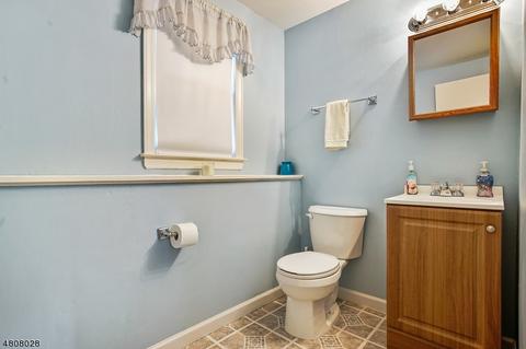 116 Fieldstone Pl, Wayne, NJ 07470 photo 17
