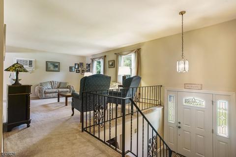 116 Fieldstone Pl, Wayne, NJ 07470 photo 3