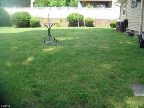 168 Lawrence Dr, Paramus, NJ 07652 photo 4