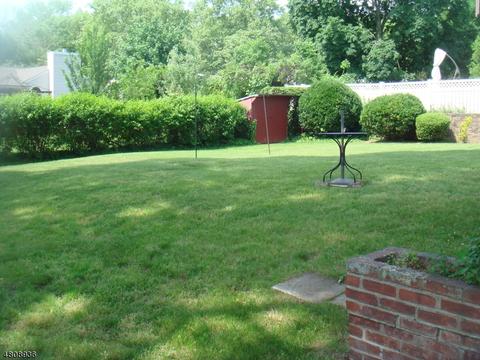 168 Lawrence Dr, Paramus, NJ 07652 photo 7