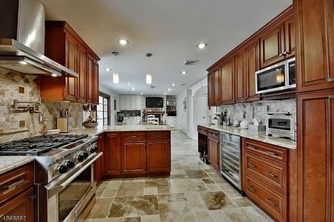 17 Tulip Ter, Wayne, NJ 07470 photo 8